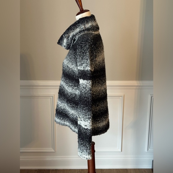 Splendid Ombré Stripe Cowl Neck Sweater size Medium - Picture 4 of 11